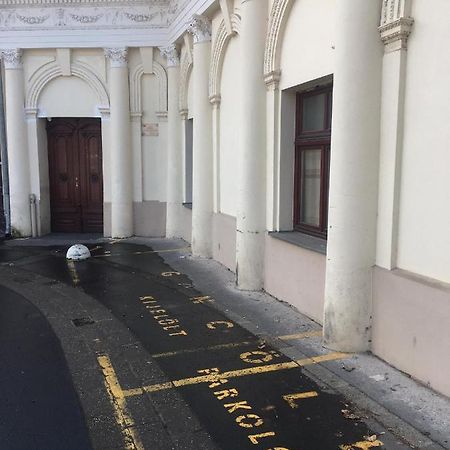 Хостел Goencoelhaz Вац Экстерьер фото